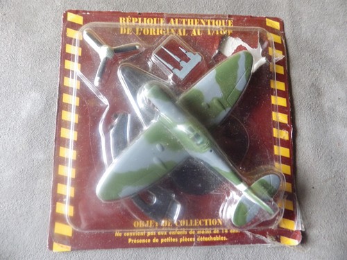 Avion métal 100e dans - 1/100e,