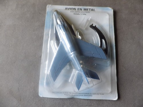 Avion métal 100e - 1/100e,